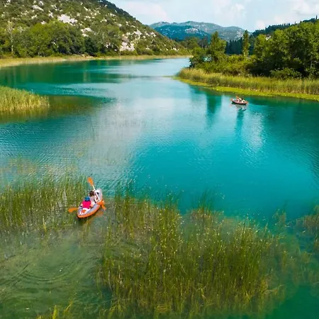 Holiday Riverside Vakantiehuis Komin (Dubrovnik-Neretva)