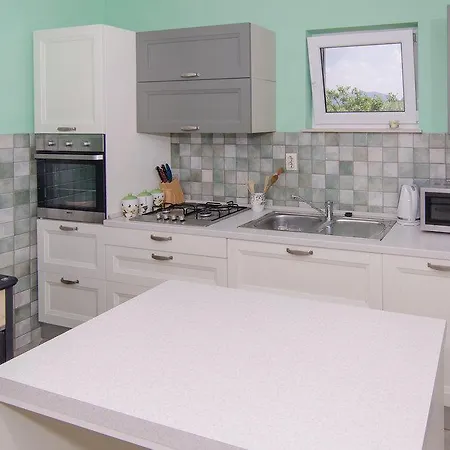 Сasa de vacaciones Holiday Riverside Komin (Dubrovnik-Neretva)